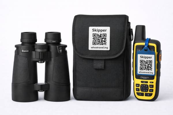 QR tag on sailor navigation gear - whostravel.ing